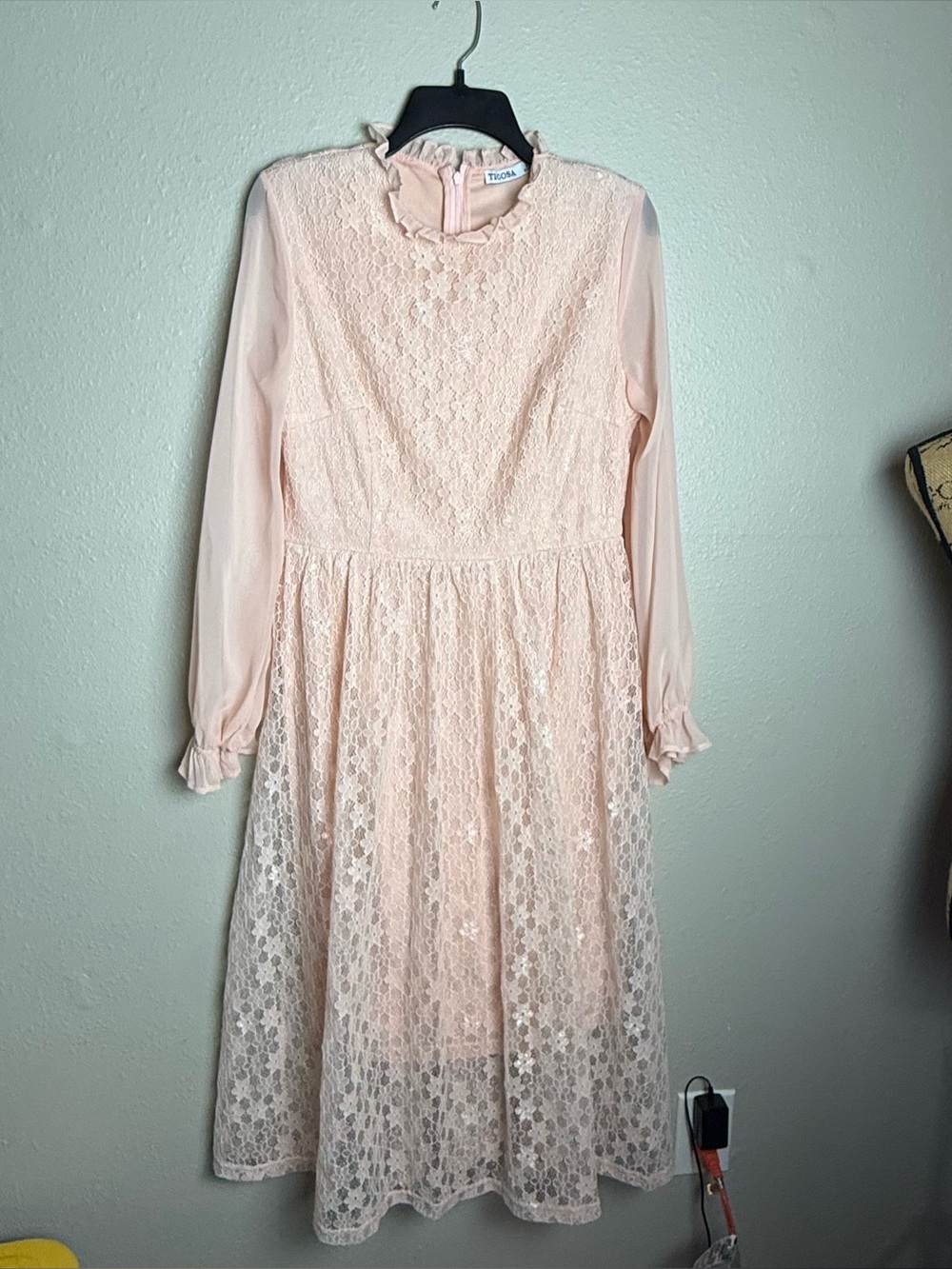 Timeless Lace Long-Sleeve Midi Dress in Blush Pink